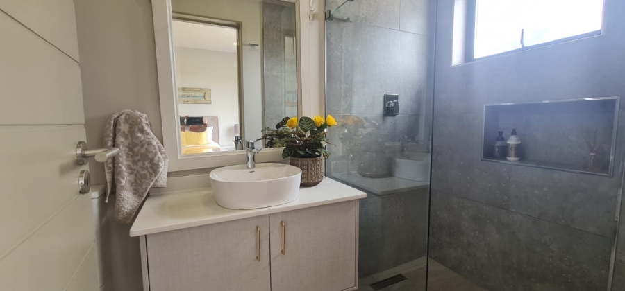 10 Bedroom Property for Sale in Bloubergstrand Western Cape